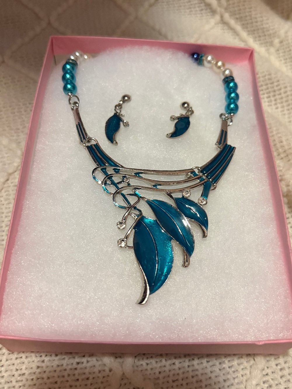 Blue Leaf Pendant Necklace and Earrings Set - Women's Jewelry